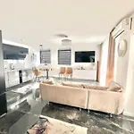 Violet Superior Apartment